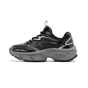 Woman's Casual Shoes