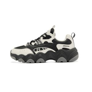 Woman's Casual Shoes